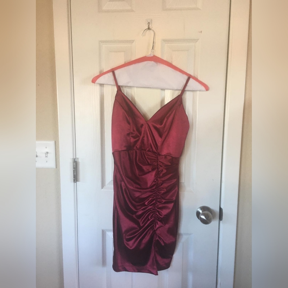 Honey and Rosie satin homecoming dress, Size small, Wine red